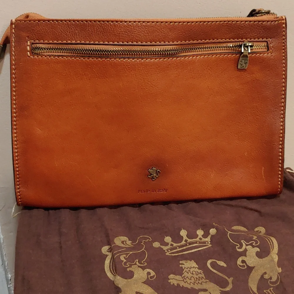 LEATHER CLUTCH - Picture 3 of 7